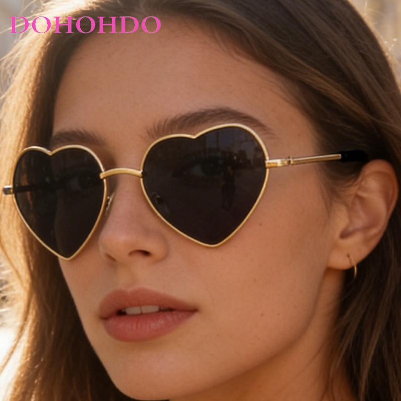 Men Fashion Photography - نظارات شمسية معدنية عصرية على شكل